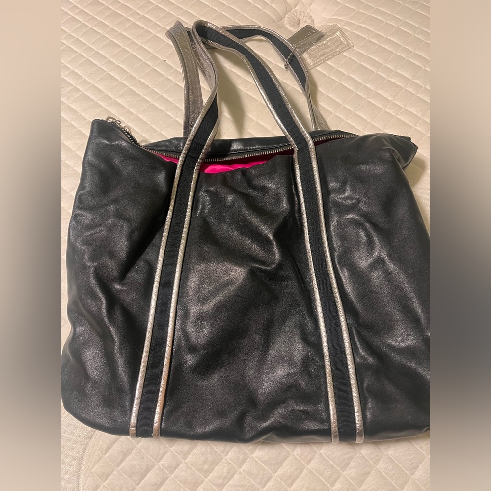 Coach Black Purse with 2 front zipper pockets - Picture 2 of 5